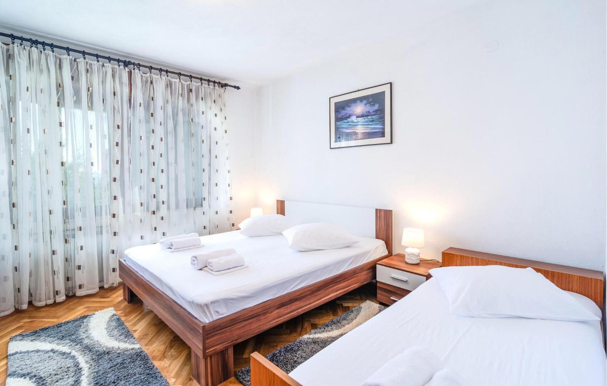 Amazing Apartment In Podstrana With Wifi 외부 사진