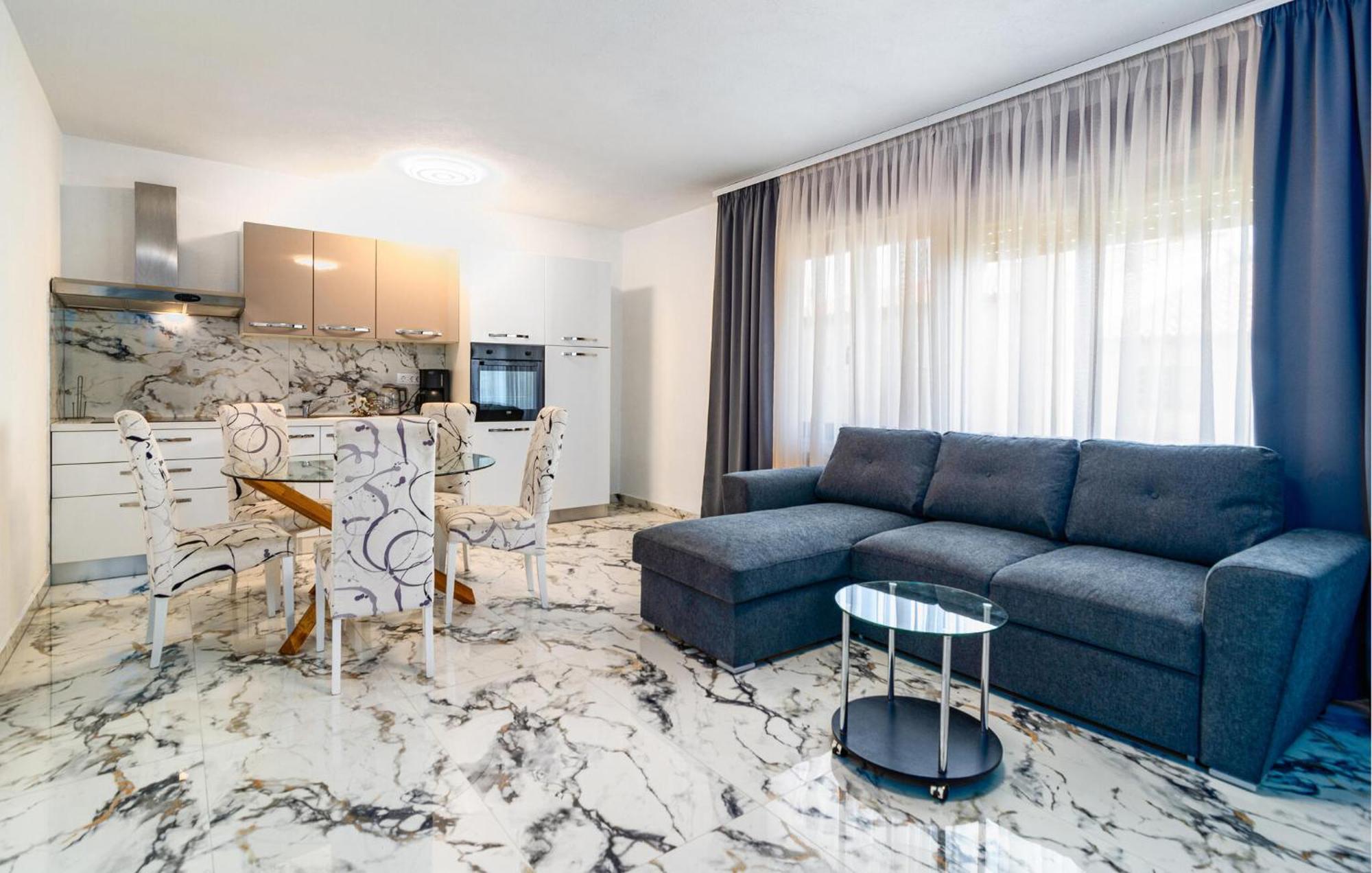 Amazing Apartment In Podstrana With Wifi 외부 사진
